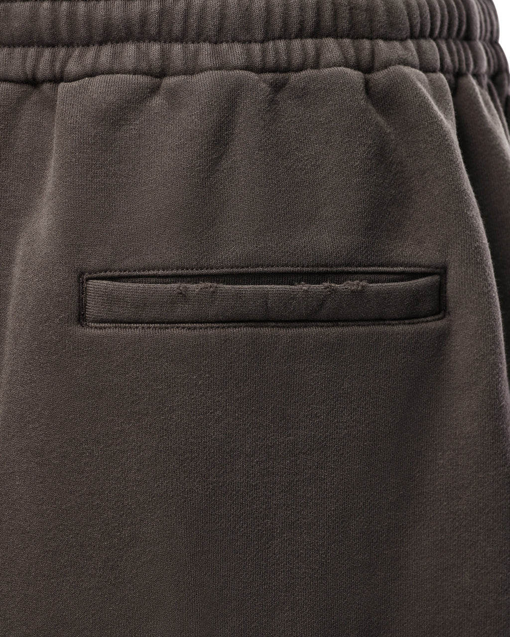 BAGGY CROPPED SWEATPANTS